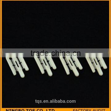 W Shape Milk White Packing Plastic Clips for Garment photo-4