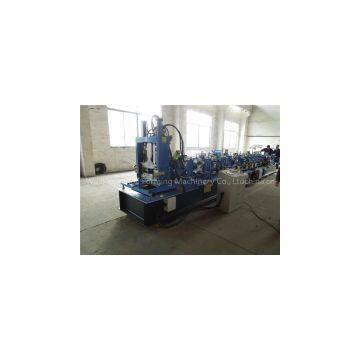 Full-automatic C/Z interchangeable purline profile roll forming machine