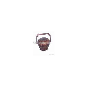 JT8B029-017 Wooden cask with handle with antique-shaped