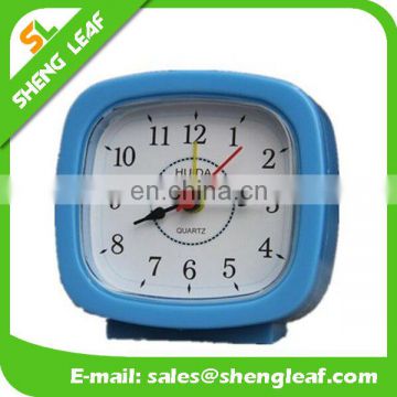 Novelty modern decoration desk Clock, plastic vibrating alarm clock