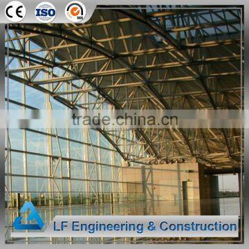 Wind resistant long span steel space frame airport construction