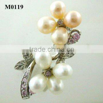 vintage pearl brooch with rhinestone