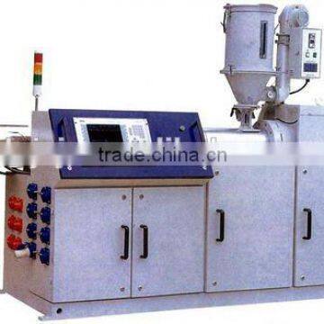 Plastic panel extruder