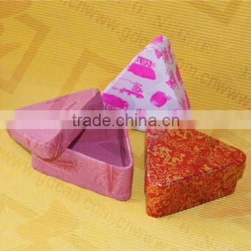 full printed solid triangle shape paper gift box