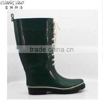 2016 New Design rubber rain boot women Blackish green fashion boot with white shoelace