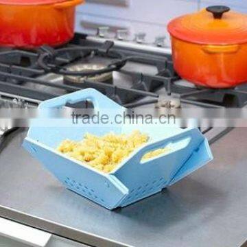Plastic Folding Vegetable Colander With Handle photo-3