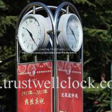 three 3 plates street clocks