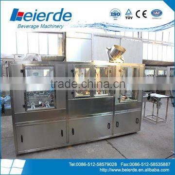 Oil bottle filling machine