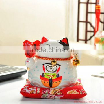 Beautiful pottery maneki neko for room decoration