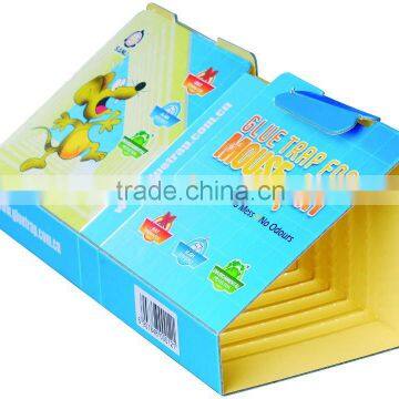 Rat Glue Trap - Appling Glue in Stripe