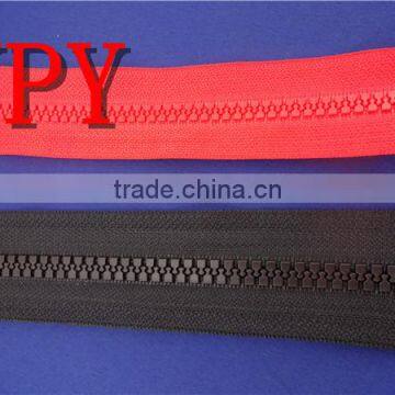 Fashionable Plastic Zip / Fastener