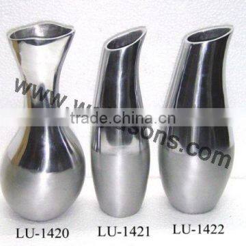 Well Decorated Flower Vase, Beautiful Metal Vase photo-4