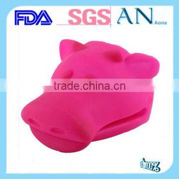 Slip-resistant Design and Grill Style Silicone Oven Glove