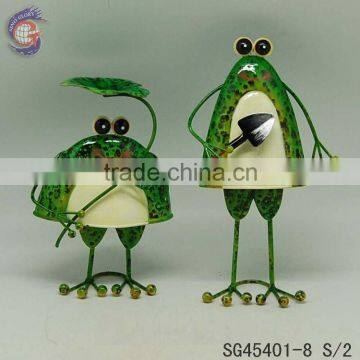 hot sale set 2 painted metal frogs garden art