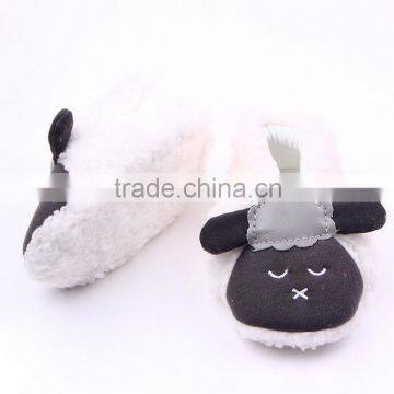 2015 Autumn and Winter Baby Shoes the New Style of Coral Velvet Lamb Does Not Fall Shoes Baby Toddler Shoes