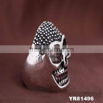 New Mens skull ring vampire tooth sharper