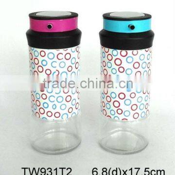 TW731T2 glass oil and vinegar bottle set with metal casing