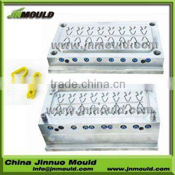 plastic clothes-peg mould