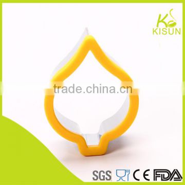 A leaf shape cake model plastic cookie cutter