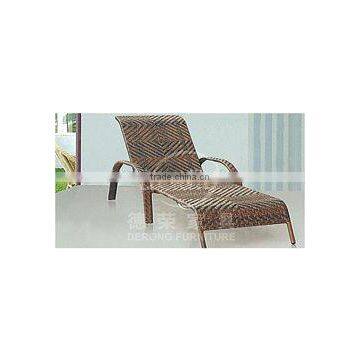 Outdoor brown wicker/PE rattan sun lounge