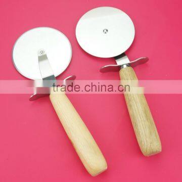 32058 Stainless Steel Cake Pizza Cutter With Wooden Handle photo-3
