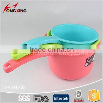 plastic household watering ladle for bathroom