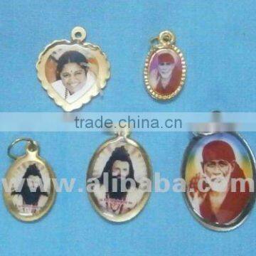 Religious Lockets & Pendants