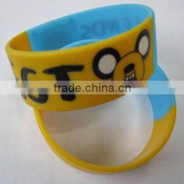 2014 fashion and hot big size silicone wristband