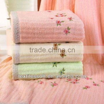 zero twist yarn with bamboo fiber striped design embroidery lace bath towel wholesale