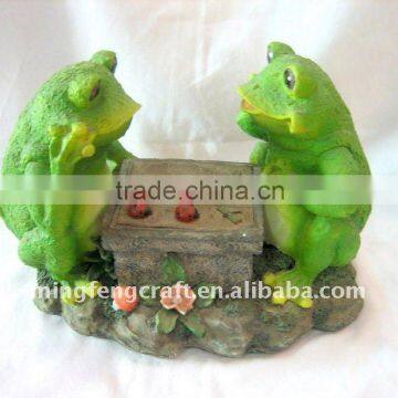 Polyresin Frog Play Chesses Solar Light Craft