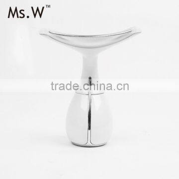 Heat and Vibration Electric Neck Massager for Wrinkle Removal photo-4