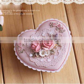 AN471 ANPHY European Style Romantic Ring Jewelry Decoration Resin Flip Box Holder Display Stock Pink 9.2*8.1*5cm