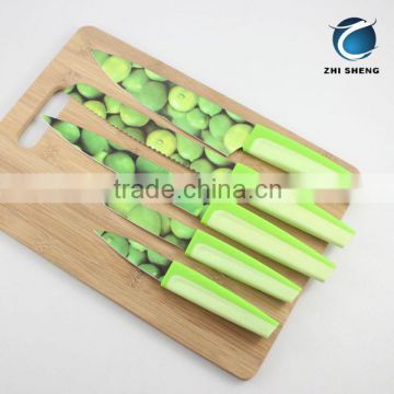 Kitchen knife set with pattern