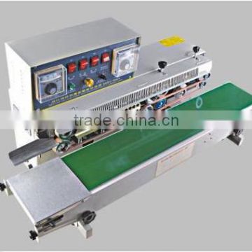 Plastic bag sealing machine