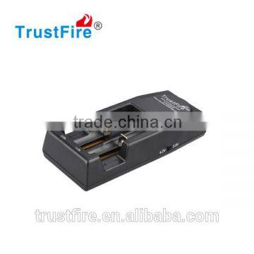 Handy charger for 18650 lithium batteries ROHs certificate battery charger