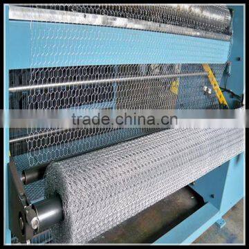 Hexagonal wire mesh for animal cages