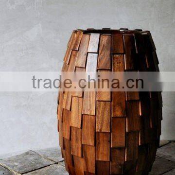 wood overlap planter