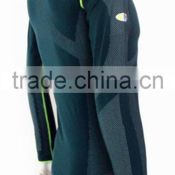 Latest Fashion Seamless Tight Fit Spportswear photo-3