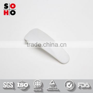 Wholesale custom long plastic shoe horn for sale manufacturer