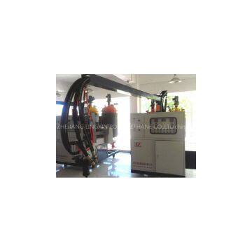 Polyurethane foaming machine for flexible foam making