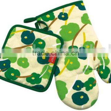 PG001 Oven mitten and potholder