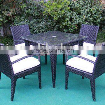 garden rattan table