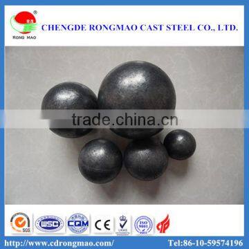 Low chrome ball grinding steel ball with strong wear resistance