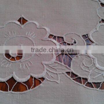 Hand Embroidered Linen Table Cloth No.12 photo-4