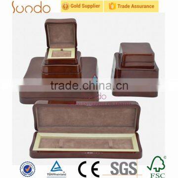 piano lacquered wooden luxury jewelry case