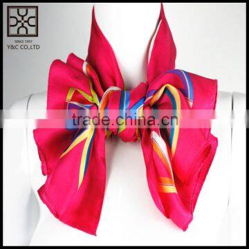 2015 New Design Red Square Printed Silk Scarf photo-5