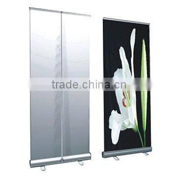 Roll up banner stand