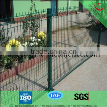 Best selling 3D effect decorative curvy welded wire mesh garden fence