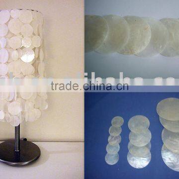 Round white capiz shell chips for lighting accessories