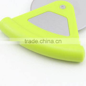Plastic Handle Pizza Cutter With Stainless Steel Wheel photo-4